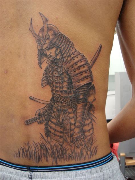 There are images that are known to be popular with samurai tattoo designs like the inclusion of a hose, sword, helmet and war attires. . Guerrero samurai tattoo